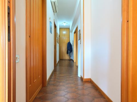 Via Lazio, 32