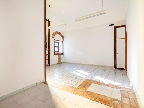Via Alessandro Manzoni, 28