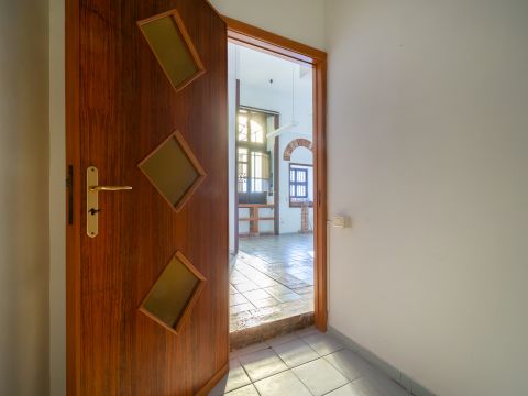 Via Alessandro Manzoni, 28