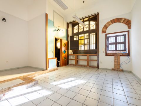 Via Alessandro Manzoni, 28