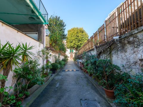Via Alessandro Manzoni, 28