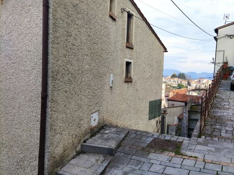 Via Mazzarella, 80