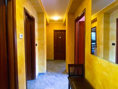 Viale Bramafam, 30