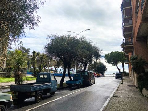 Via Ischia, 8