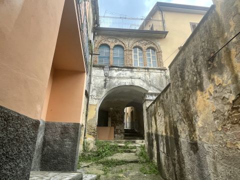 Vicolo Caruso, 17