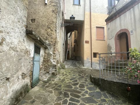 Vicolo Caruso, 17