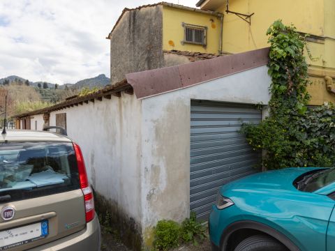 Via della Quercia, 90/a