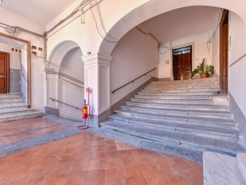 Via Maddaloni, 6