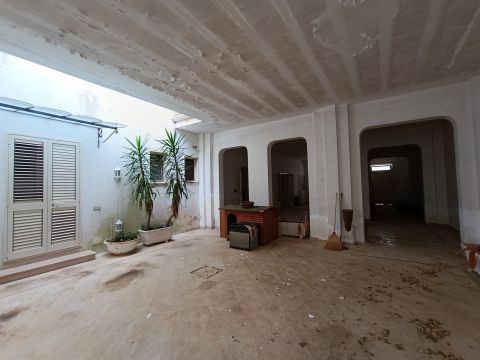 Via Regina Elena, 25 - Trepuzzi