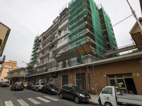 Via Nicola Lombardi, 9