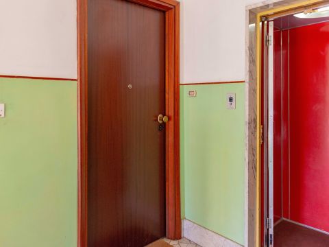 Via Ivrea, 14