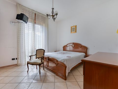 Via Salvatore Coda, 35