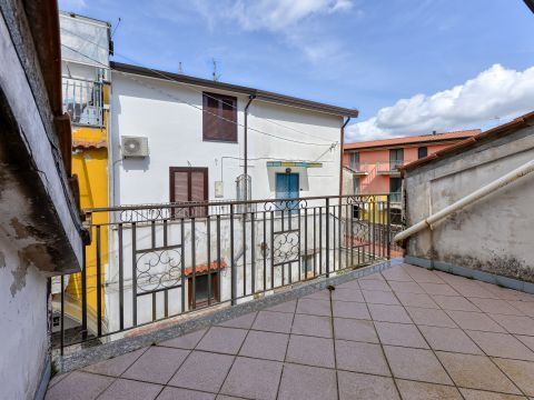 Via Salvatore Coda, 35