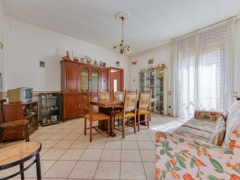 Via Salvatore Coda, 35
