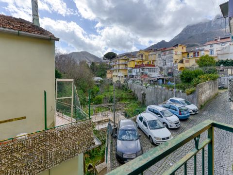 Via Salvatore Coda, 35