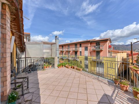 Via Salvatore Coda, 35