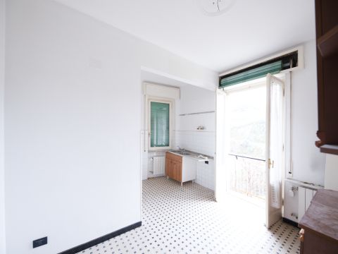 V. Monte Oliveto, 25
