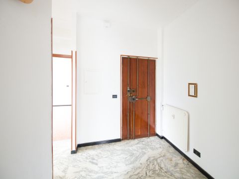 V. Monte Oliveto, 25