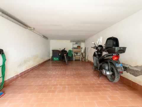 Via Livorno, 147