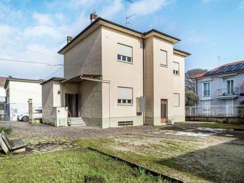 Via Case Nuove, 7