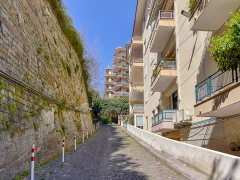 Via Francesco Petrarca, 101