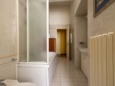 Via Ospizio Maternità, 12