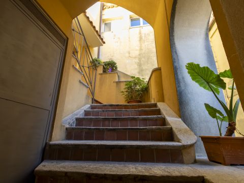 Via Ospizio Maternità, 12