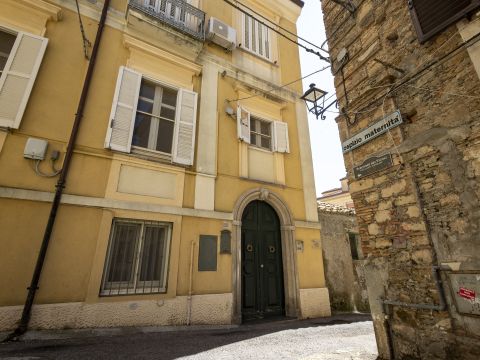 Via Ospizio Maternità, 12