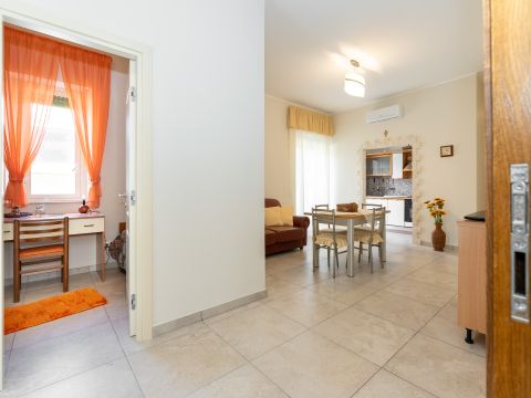 Via Canfora, 126A