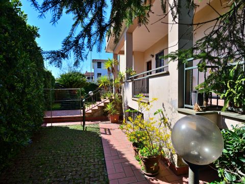 Via del Colle, 22