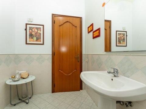 Via Sebastiano Catania, 316a