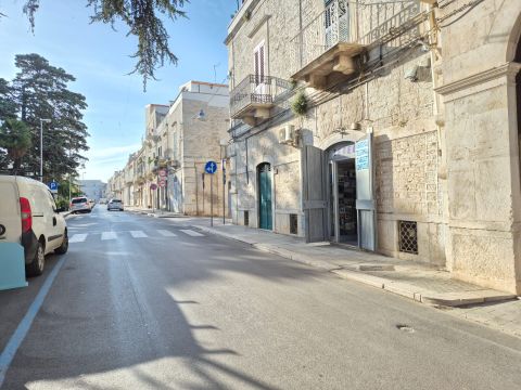 Largo Giuseppe di Vagno, 2