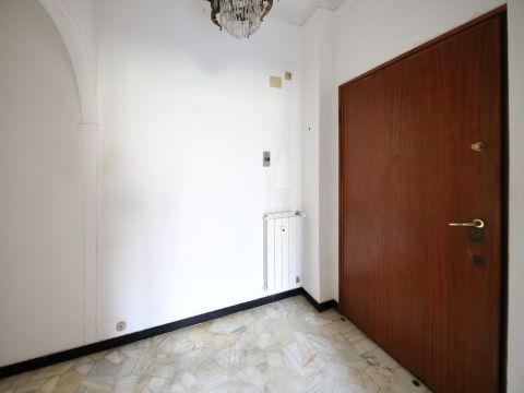 Via Pietro Balestrazzi, 30