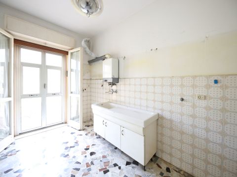 Via Pietro Balestrazzi, 30
