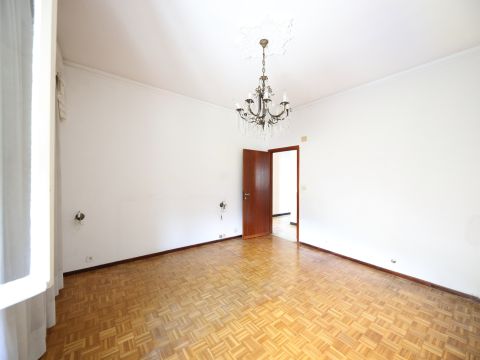 Via Pietro Balestrazzi, 30