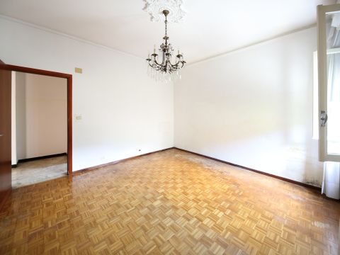 Via Pietro Balestrazzi, 30