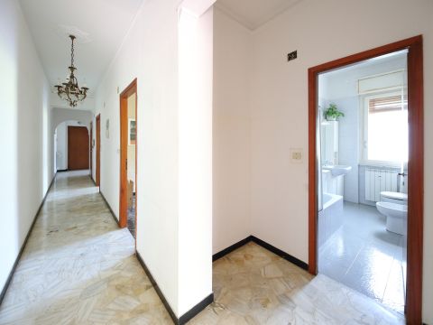 Via Pietro Balestrazzi, 30