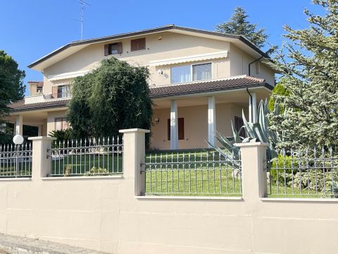 VIA FONTANELLE 11