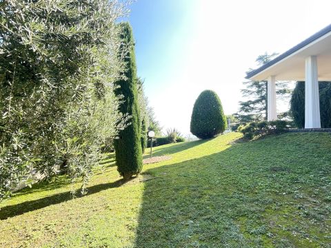 VIA FONTANELLE 11