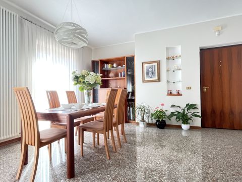 VIA FONTANELLE 11