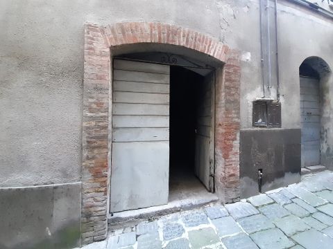 Piazza Girolamo Fabrizio, 1