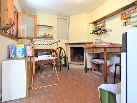 Via Emilio Gallori, 32