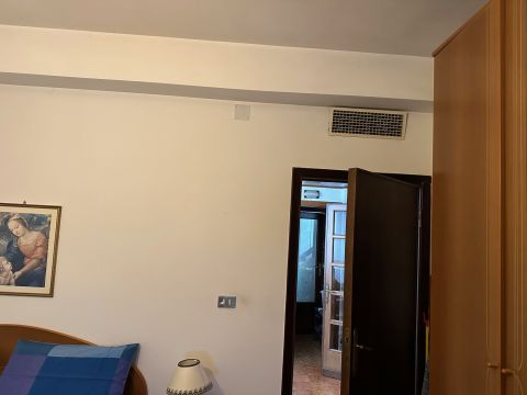 Via Val di Foro, 81