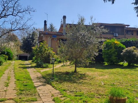 Via Lombardia, 28