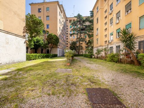 Viale dei Quattro Venti, 31