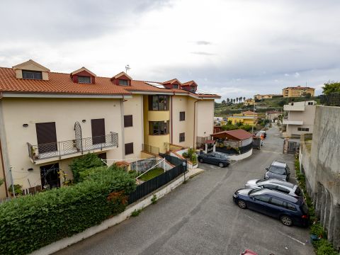 Via Cattaneo Carlo, 14