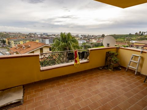 Via Cattaneo Carlo, 14