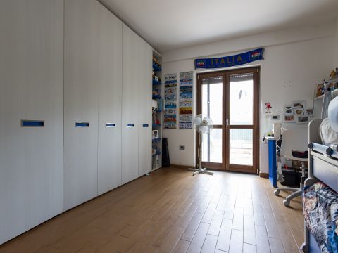 Via Cattaneo Carlo, 14