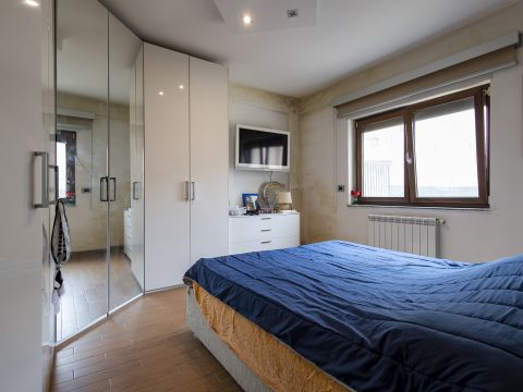 Via Cattaneo Carlo, 14