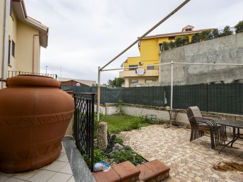 Via Cattaneo Carlo, 14